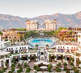 Cratos Premium Hotel & Casino