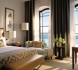 Four Seasons Hotel 