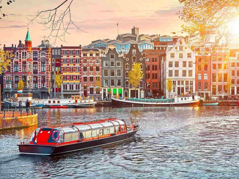 Benelüks Paris & Alsace Pegasus Hava Yolları İle 7 Gece 8 Gün Yaz Dönemi CRL-CRL TT001