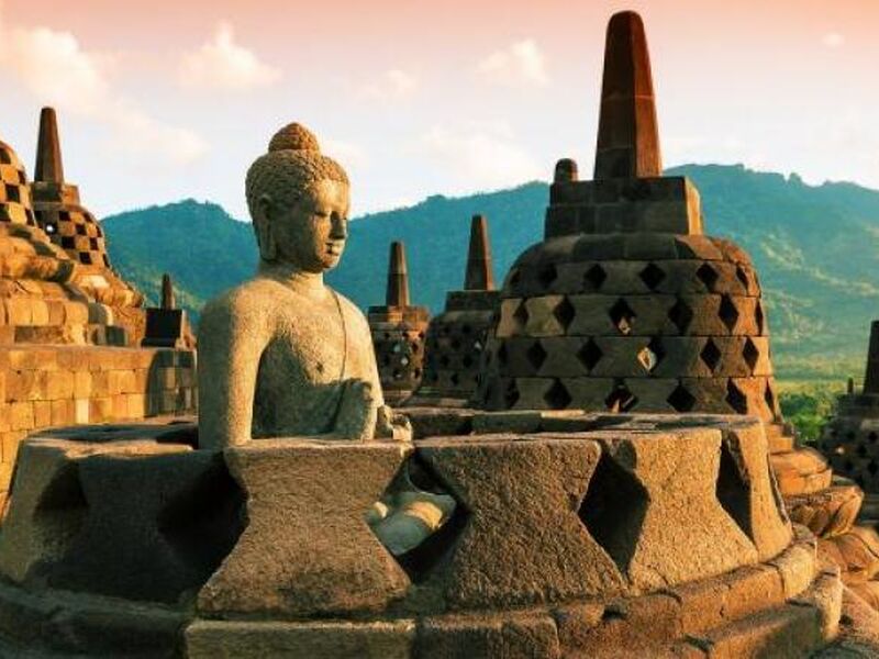 Endonezya Malezya Bali Turu 12 Gün EJ001