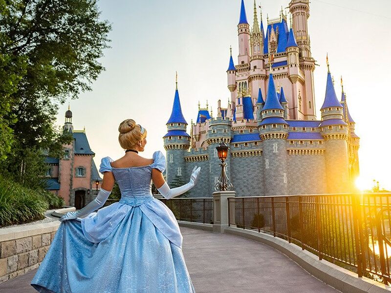 Paris & Disneyland Turu Pegasus Havayolları ile 4 Gece 5 Gün (ORY-ORY) IS001 - Akşam Dönüş