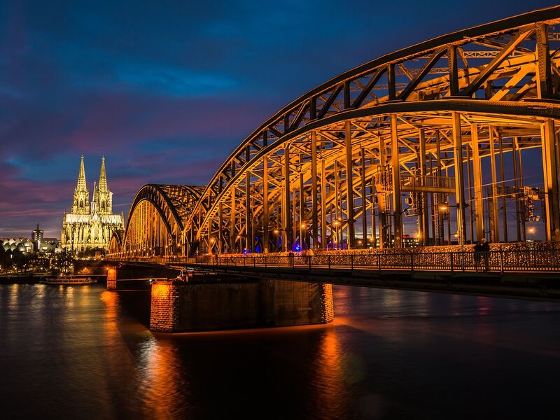 Mega Benelüx & Paris & Colmar & Köln Turu Pegasus Havayolları ile 7 Gece 8 Gün (CRL-CRL) IS001 Öğlen Gidiş