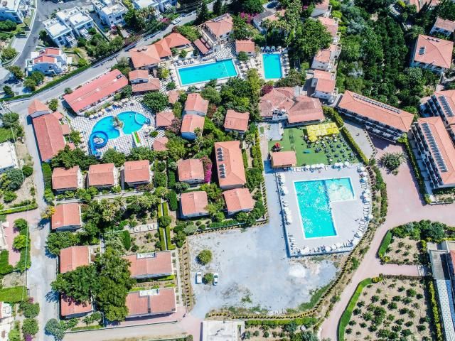 Demet Akalın Konserli Riverside Garden Resort Tatili | Uçak + Otel + Transfer | 3 Gece 4 Gün | 1 Çocuk Ücretsiz