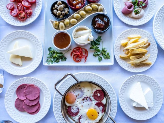 Demet Akalın Konserli Riverside Garden Resort Tatili | Uçak + Otel + Transfer | 3 Gece 4 Gün | 1 Çocuk Ücretsiz