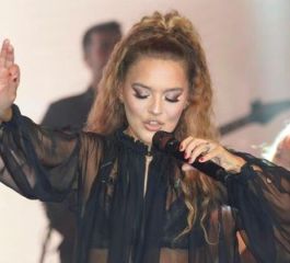 Demet Akalın Konserli Riverside Garden Resort Tatili | Uçak + Otel + Transfer | 3 Gece 4 Gün | 1 Çocuk Ücretsiz