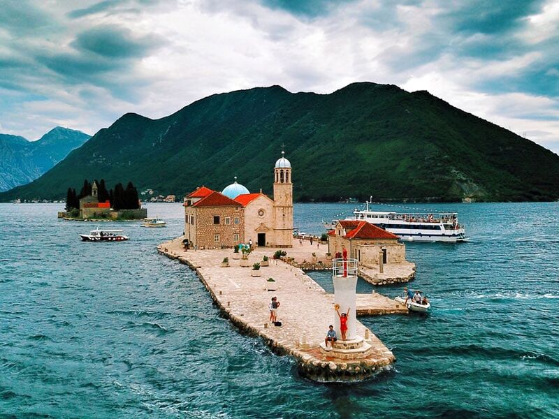 İzmir'den Direkt Sefer ile Budva Rotası Turu 3 Gece 4 Gün